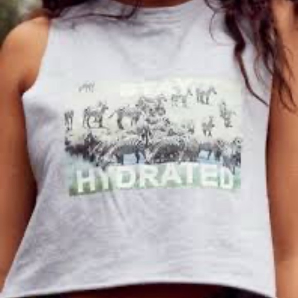 NEW Aerie Offline Cropped Muscle Tank Top Graphic Print Gray Crew Neck Small - Picture 7 of 7